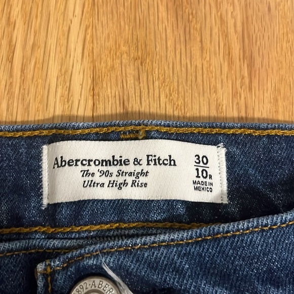 Abercrombie & Fitch The 90s Straight Ultra High Rise Dark Wash Sz 10/30 - Picture 2 of 6